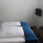מלון Strandhotellet Mols 3*