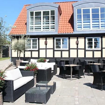 Hotel Molskroen Strandhotel 3*