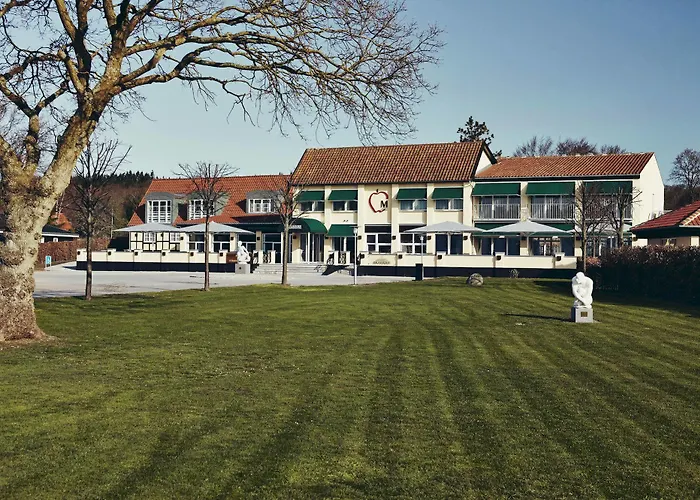 Molskroen Strandhotel 3* אבלטופט